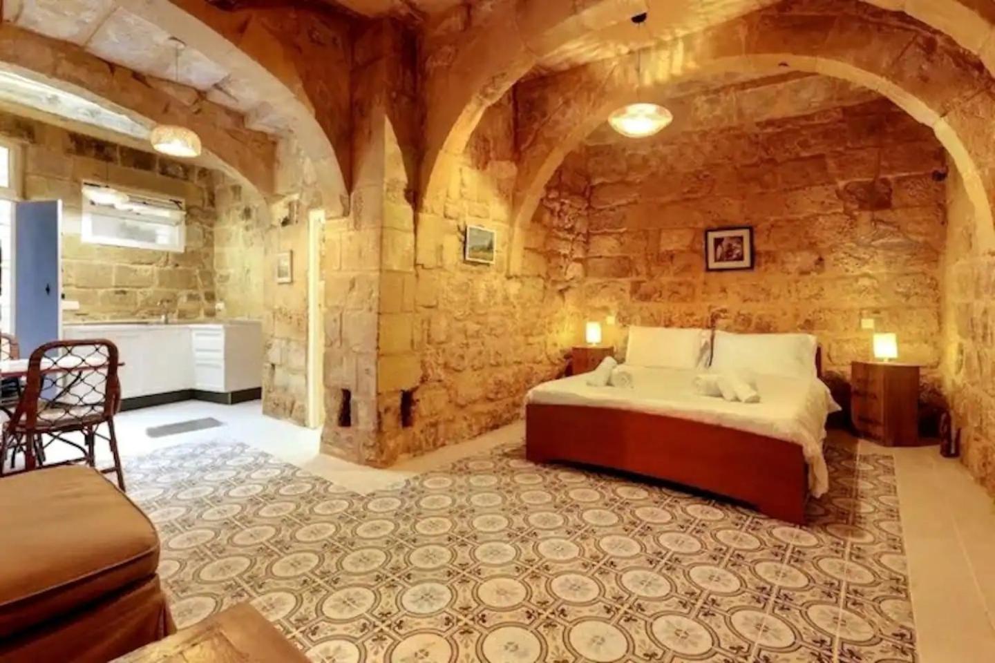Historic Hideaways - 900 Year Old Converted Studios Victoria Eksteriør billede