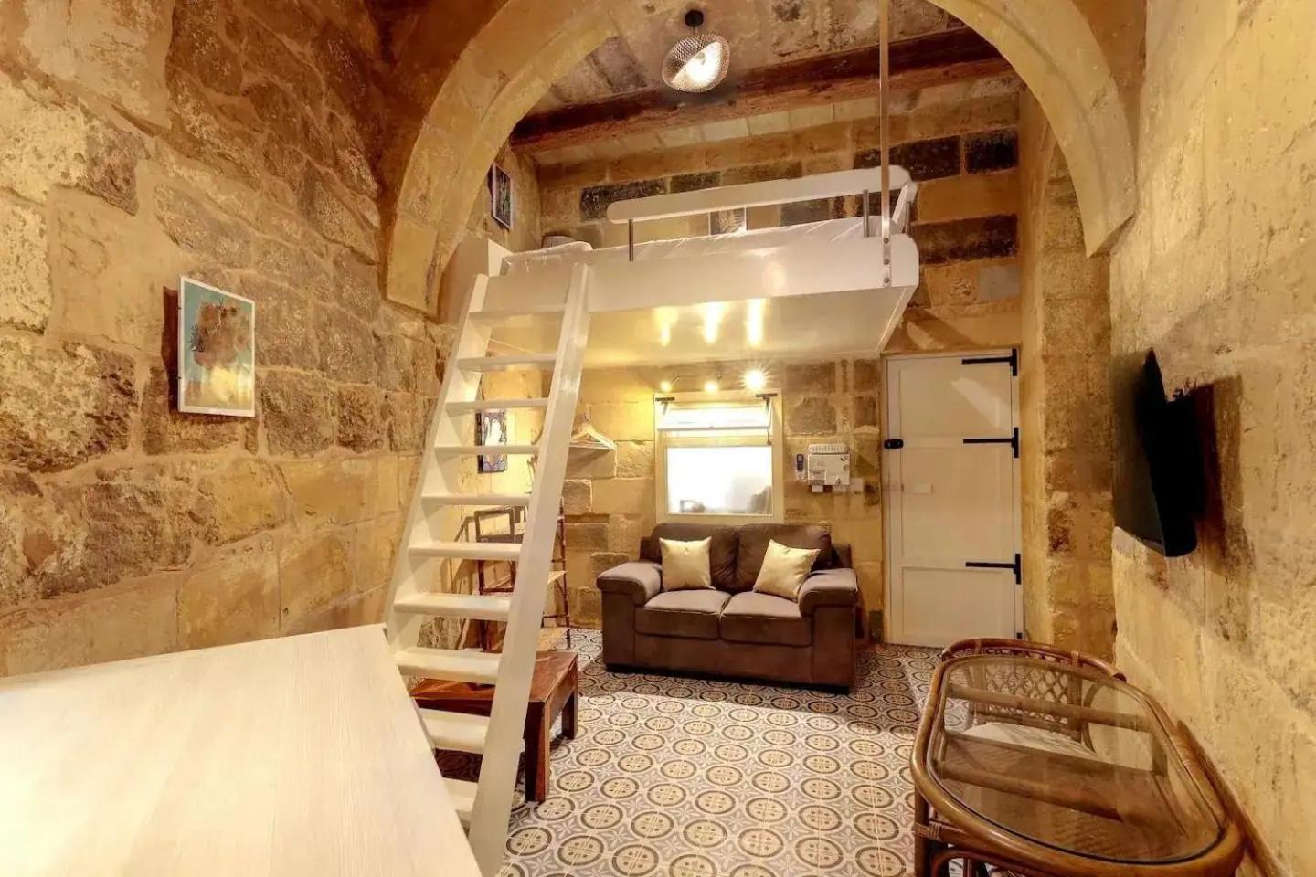 Historic Hideaways - 900 Year Old Converted Studios Victoria Eksteriør billede
