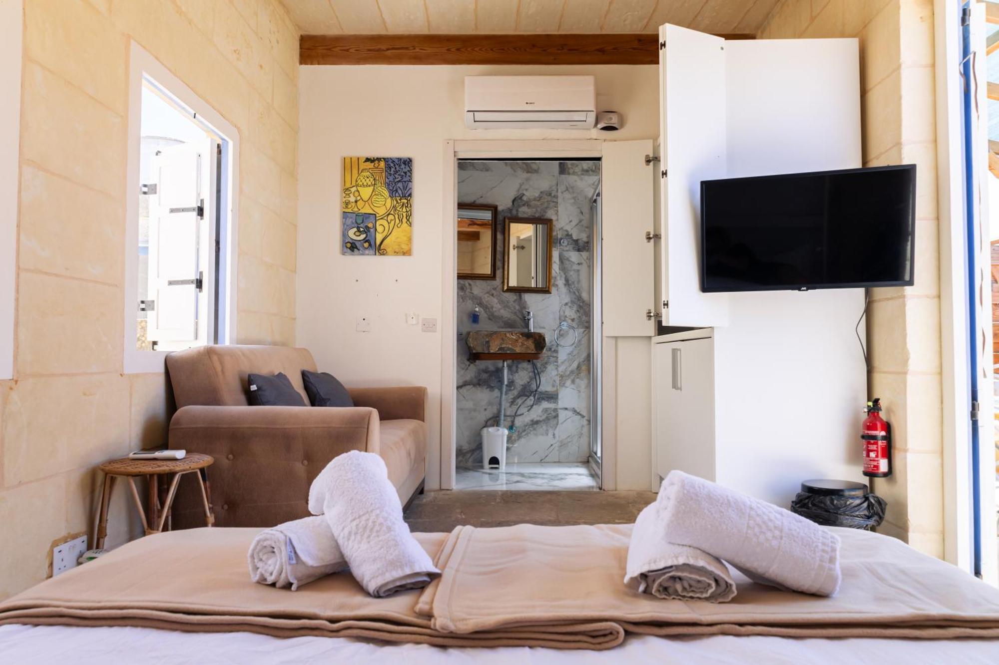 Historic Hideaways - 900 Year Old Converted Studios Victoria Eksteriør billede