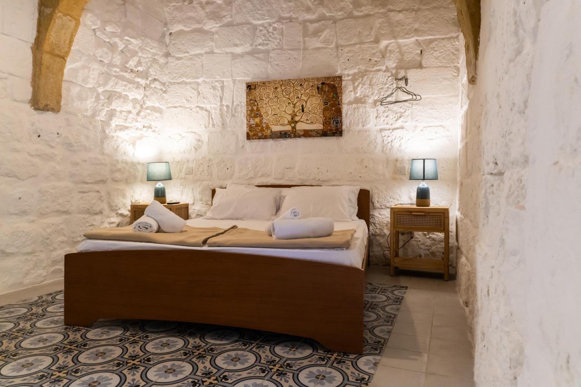 Historic Hideaways - 900 Year Old Converted Studios Victoria Eksteriør billede