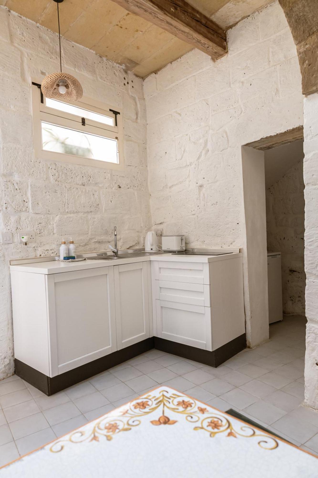 Historic Hideaways - 900 Year Old Converted Studios Victoria Eksteriør billede