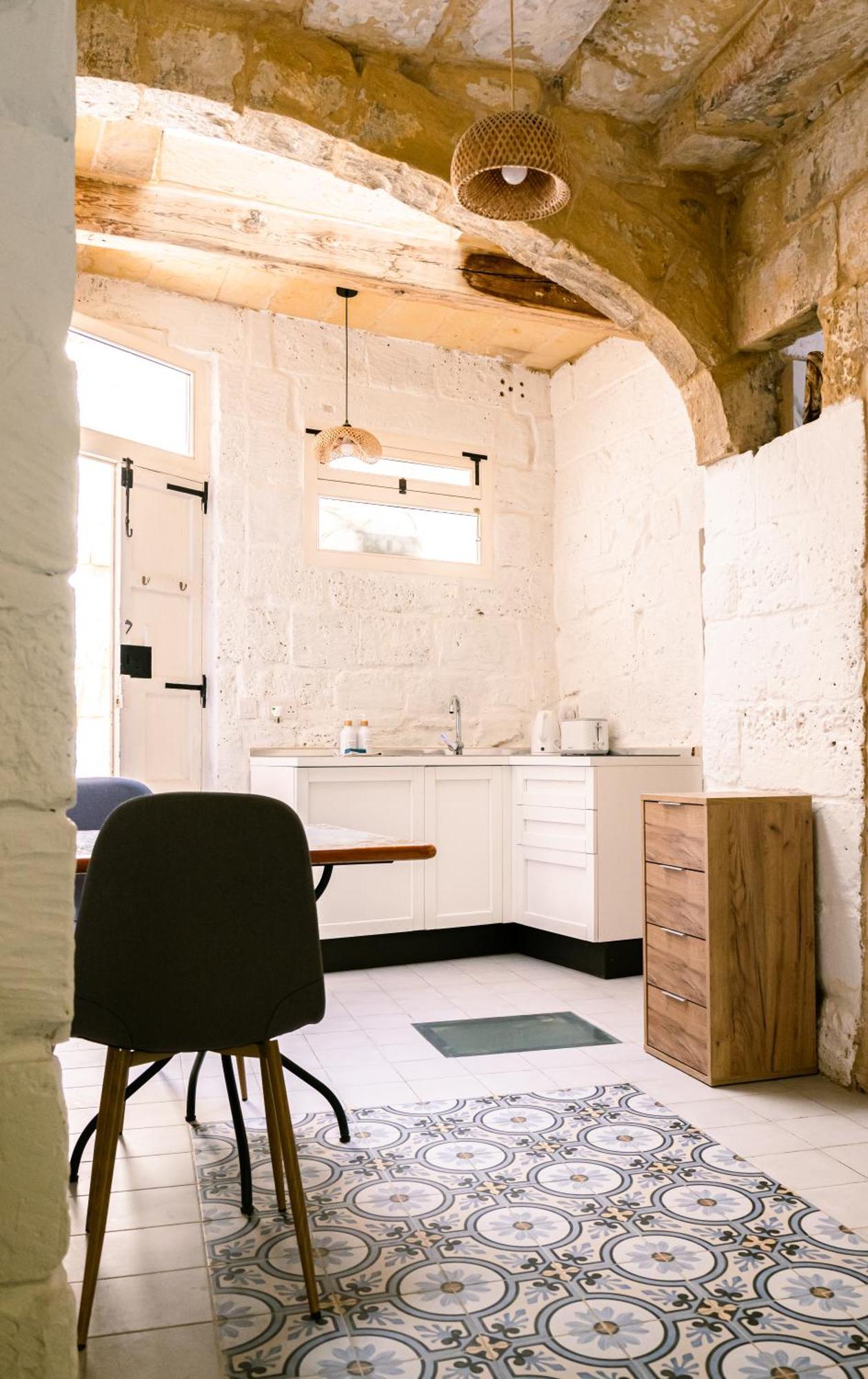 Historic Hideaways - 900 Year Old Converted Studios Victoria Eksteriør billede